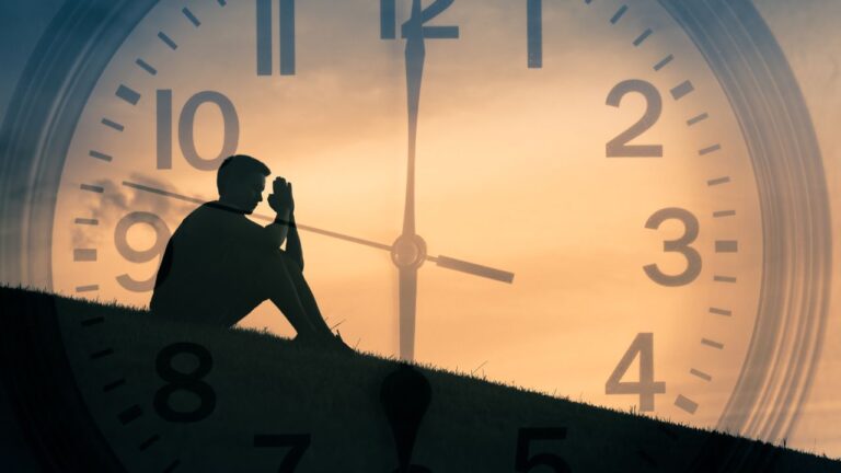Qu’est-ce qui augmente mais ne diminue jamais : le temps ! Qu’est ce qui augmente et ne baisse jamais le temps