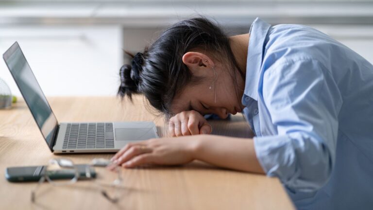 12 étapes pour comprendre et surmonter le burn-out 12 signes du burn out