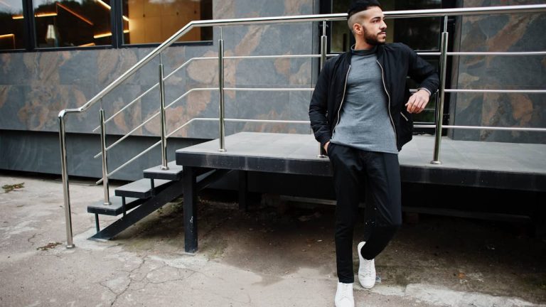 Style sport chic homme : comment l’adopter ? mode homme brun sport chic